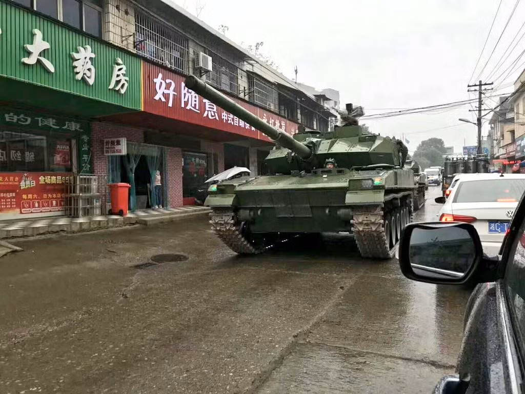 Truyền thông Trung Quốc thậm chí còn tự tin khẳng định rằng, xe tăng Type 15 của nước này là loại xe tăng hạng nhẹ hiện đại bậc nhất thế giới hiện nay, đời mới hơn mọi xe tăng hạng nhẹ mà Nga đang sử dụng. Nguồn ảnh: Sohui.