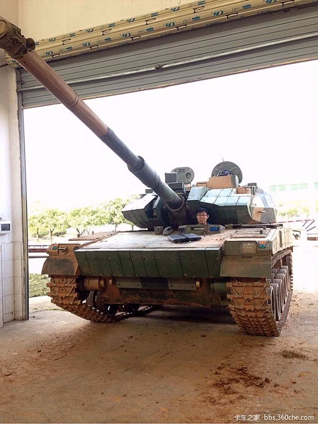 Tuy nhiên, nếu như số lượng xe tăng T-90 được Ấn Độ đưa lên biên giới là quá ít, hoặc thậm chí là không mang lên được bất cứ một chiếc xe tăng nào thì sự xuất hiện của Type 15, chắc chắn sẽ mang lại lợi thế rất lớn cho Trung Quốc. Nguồn ảnh: Sohui.