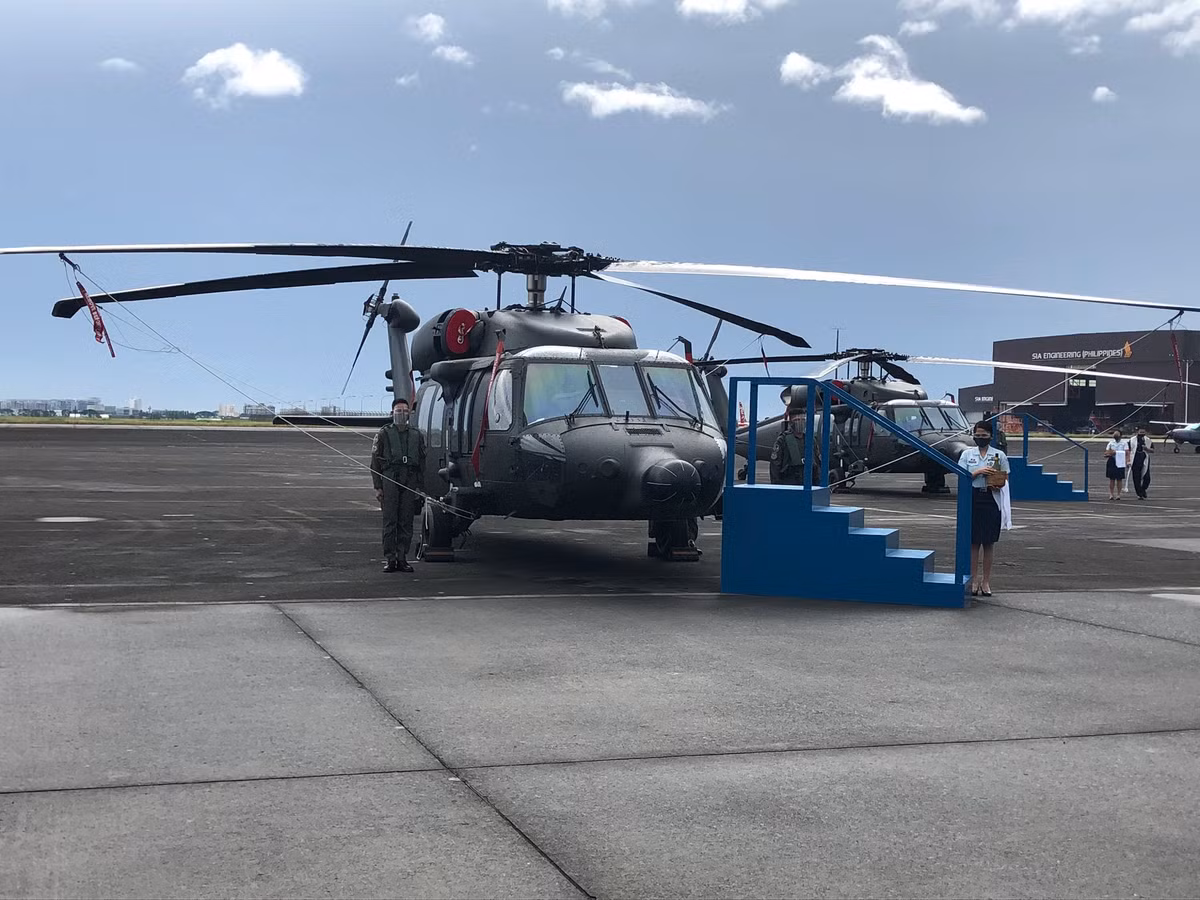 Hôm 10/12 vừa rồi, Philippines đã bất ngờ nhận lô 6 trực thăng đa dụng S-70i Black Hawk từ phía Mỹ. Đây hiện tại được coi là loại trực thăng đa dụng hiện đại bậc nhất thế giới ở thời điểm này. Nguồn ảnh: BMDP.