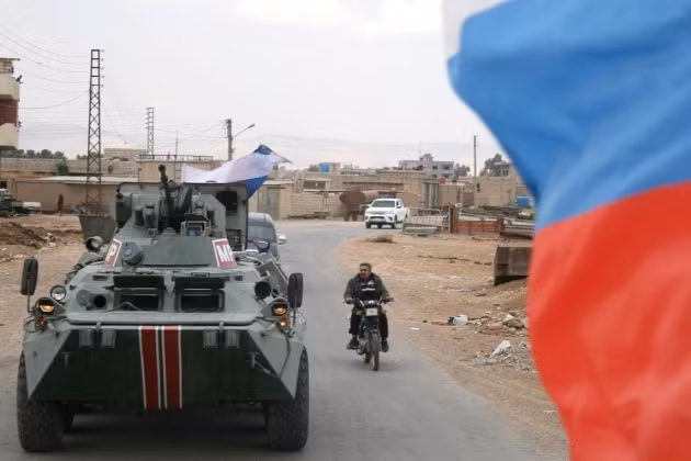 Theo thông tin mới nhất vừa được truyền thông Nga đăng tải, một xe thiết giáp BTR-82 của lực lượng này đã bị phá hủy ở Idlib, Syria. Nguyên nhân của vụ việc được cho là do chiếc BTR-82 này đã bị tấn công bởi tên lửa chống tăng. Nguồn ảnh: BMDP.