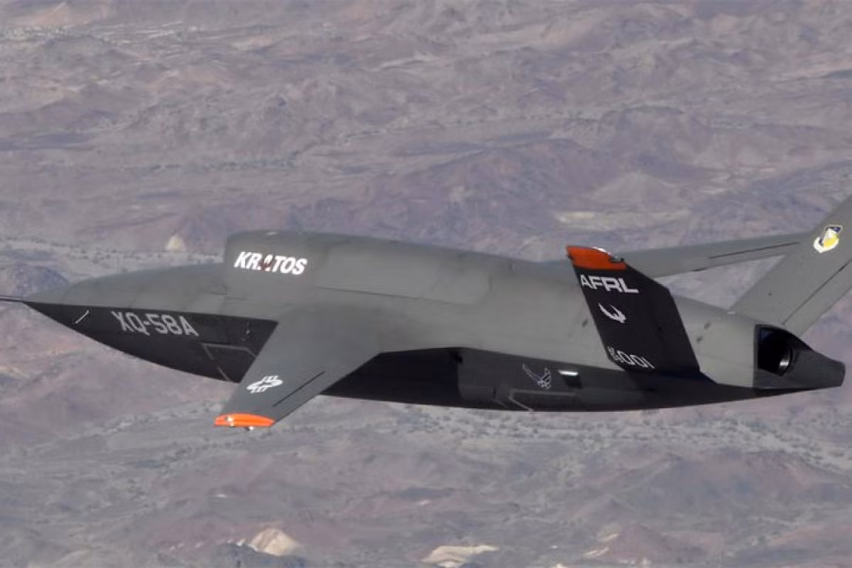 Được thiết kế để làm máy bay không người lái hỗ trợ tiêm kích tàng hình, bản thân UAV XQ-58 cũng có thể được điều khiển trực tiếp bởi phi công trên chiếc tiêm kích tàng hình trong cùng khu vực. Nguồn ảnh: USAF.