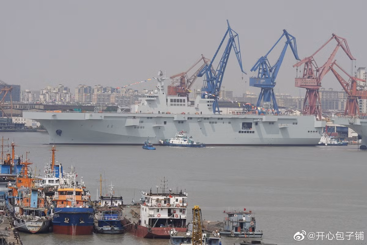 Hiện tại, tàu đổ bộ tấn công Type 075 đầu tiên của Hải quân Trung Quốc vẫn đang trong giai đoạn thử nghiệm và dự kiến sẽ được trang bị trong biên chế của Hạm đội Nam Hải. Nguồn ảnh: Twitter.
