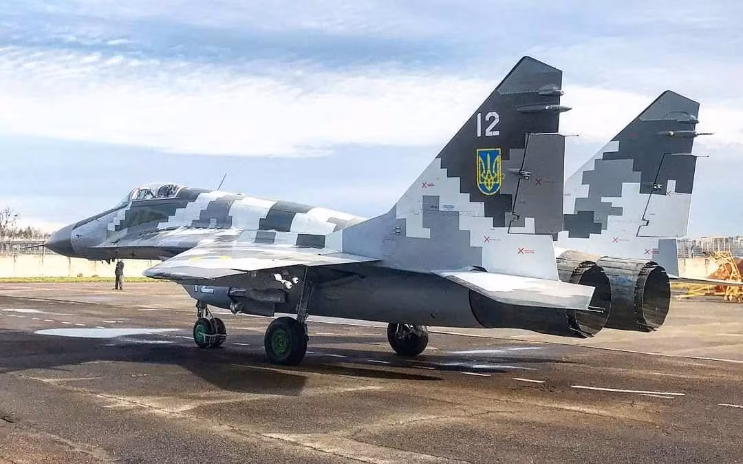 Nga đã tịch thu 45 chiến đấu cơ MiG-29 của Không quân Ukraine trong cuộc khủng hoảng ở Crimean. Sau đó, Nga lần lượt trả lại cho Ukraine 25 chiếc, trong đó có 12 chiếc trong điều kiện tốt nhất và 13 chiếc còn lại trong tình trạng "có thể bay được". Nguồn ảnh: Pinterest.