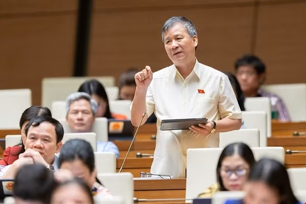 Đại biểu QH Nguyễn Anh Trí: “Tham nhũng vặt như vòi bạch tuộc gây bức xúc lớn“ Dai bieu QH Nguyen Anh Tri: “Tham nhung vat nhu voi bach tuoc gay buc xuc lon“