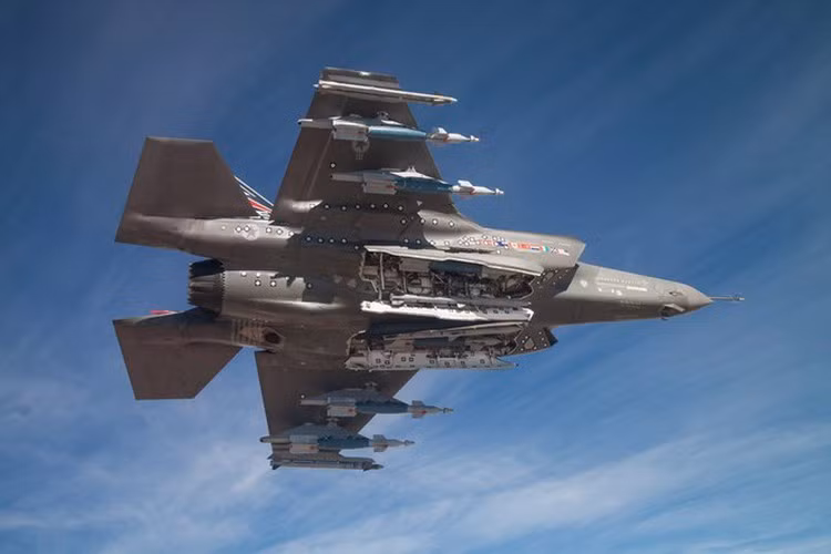 Tiêm kích F-35I Adir đã lượn nhiều vòng trên đầu các cơ sở hạt nhân mà không bị phát hiện, do vậy sẽ là rất khó khăn cho Iran khi phải đối đầu với lực lượng tác chiến của Mỹ có sức mạnh vượt trội.