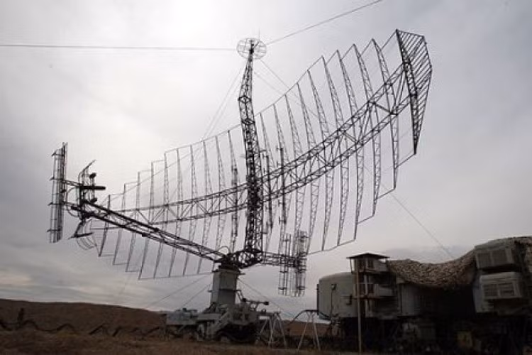 Hiện tại chưa có thông tin nào cho biết Nga đã cung cấp cho Iran các tổ hợp tác chiến điện tử tối tân như Krasukha-4 để đối kháng với khí tài tối tân của Mỹ.