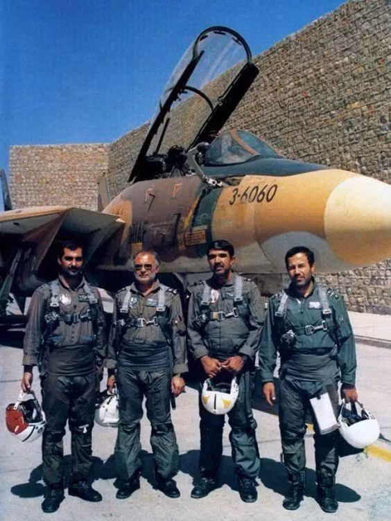 Do chịu lệnh trừng phạt đối với Iran do các nước phương Tây khởi xướng, hiện nay Iran chỉ còn trông chờ vào nguồn cung từ Nga hoặc Trung Quốc trong lĩnh vực máy bay chiến đấu, vì các quốc gia khác đã vấp phải sự ngăn cản quyết liệt của Mỹ và Israel, khi Iran có ý định mua chiến đấu cơ hiện đại.
