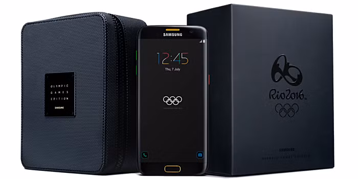 Trên thế hệ này, Samsung đã bỏ đi cảm biến hồng ngoại - tính năng trên những đời cũ cho phép điều khiển TV. Một điểm thất vọng khác là S7 vẫn giữ cổng sạc microUSB trong khi nhiều hãng đã chuyển sang USB-C. Để chào mừng Thế vận hội Mùa hè 2016, Samsung đã ra mắt phiên bản S7 edge đặc biệt với màu sắc, logo đặc trưng của Olympic. Về doanh số, Samsung bán được 55 triệu chiếc S7/S7 edge. Ảnh: Samsung.