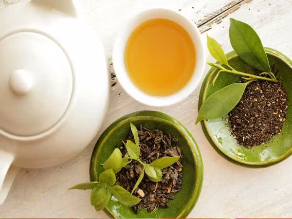 Trà xanh: Với thành phần giàu polyphenol nên trà xanh cũng được xếp vào danh sách những thực phẩm giúp chống ung thư vú hiệu quả.