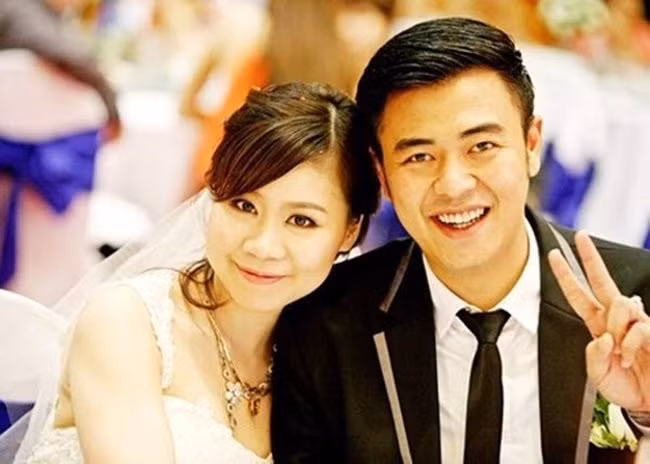 Khi đang ở đỉnh cao của sự nghiệp, năm 28 tuổi, Tuấn Tú kết hôn và quyết định nghỉ ở VTV để làm việc trong ngành công an khiến nhiều khán giả bất ngờ, tiếc nuối. Sau 5 năm vắng bóng, mới đây anh nhận được sự quan tâm khi tái xuất sóng VTV với "bộ phim quốc dân" Về Nhà Đi Con và có những kế hoạch trở lại showbiz.
