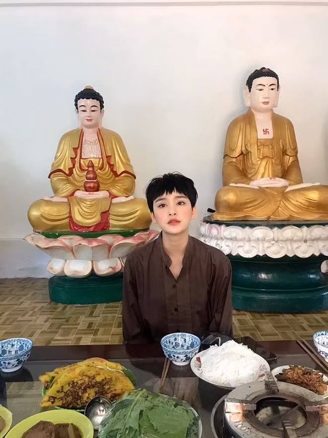 Dang anh len chua, Hien Ho bi fan gan mac cau duyen-Hinh-2