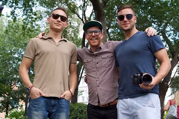 Mẹo 'ăn gian' chiều cao của Mark Zuckerberg khi chụp hình ai cũng nên biết - Hình 2 Meo 'an gian' chieu cao cua Mark Zuckerberg khi chup hinh ai cung nen biet-Hinh-2