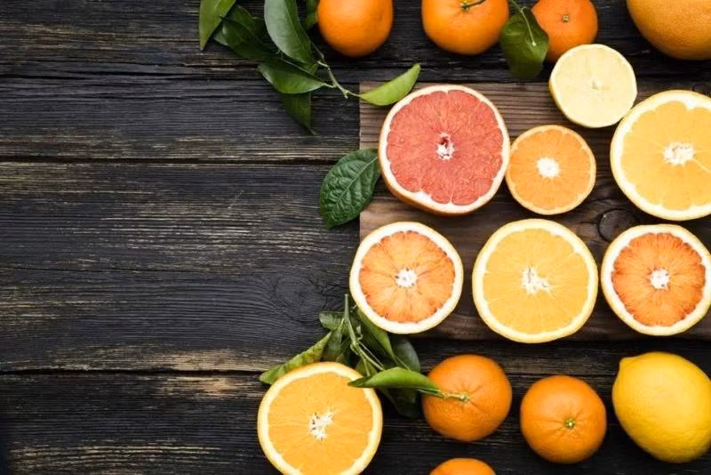 Tránh các thực phẩm gây đau: Khi bị đau răng, bạn nên tránh ăn thức ăn cứng, quá nóng hoặc quá lạnh, có tính axit hoặc chứa nhiều đường.