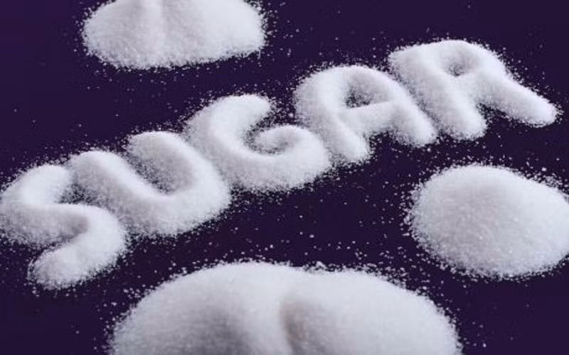 Ngừng ăn đường: Đường thực sự mang lại ảnh hưởng xấu đến quá trình giảm cân của bạn do chúng chứa rất nhiều calo.