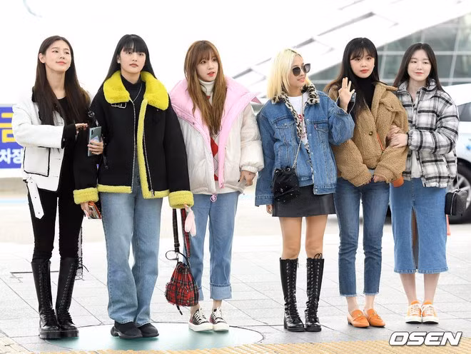 (G)I-DLE là nhóm nhạc nữ gây được sức hút mạnh mẽ từ sau chương trình Queendom. Các nữ thần tượng xuất hiện với vẻ ngoài trẻ trung, trang phục đầy màu sắc.