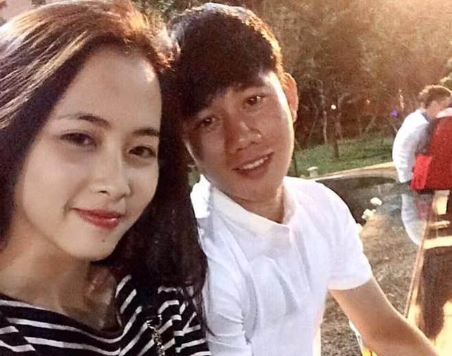Cau thu Minh Vuong dang anh voi ban gai cu vao ngay 29/2-Hinh-2