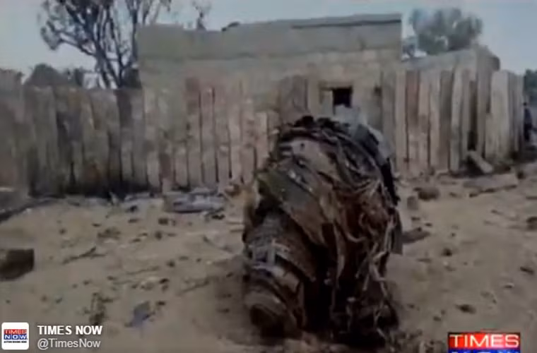 Theo truyền thông Ấn Độ, vào chiều ngày hôm qua (15/3), một máy bay tiêm kích Su-30MKI của Không quân Ấn Độ đã gặp nạn trên khu vực quận Barmer ở Rajasthan's. Nguồn ảnh: The Time