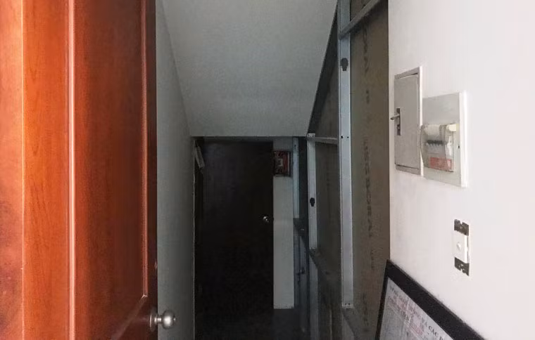 Sau khi ma túy "bán thành phẩm" được chúng sản xuất xong thành dạng bột, các đối tượng sẽ đưa về biệt thự ở khu Trung Sơn và biệt thự ở khu Mỹ Kim 2 (Phú Mỹ Hưng) để sấy khô, dập thành viên và đóng gói thành phẩm, ngụy trang dưới dạng những gói cà phê có trọng lượng 1kg.