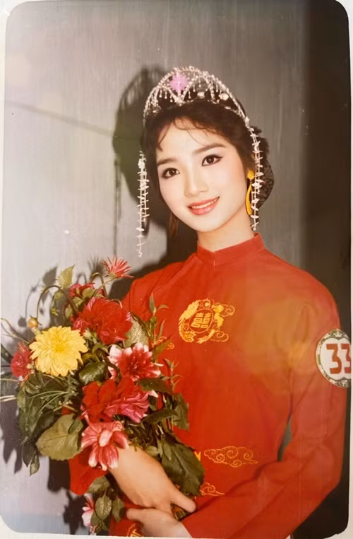 Giáng My cuốn hút, gây thương nhớ khi đoạt vương miện Hoa hậu Đền Hùng 1992. Ảnh: Arttimes.