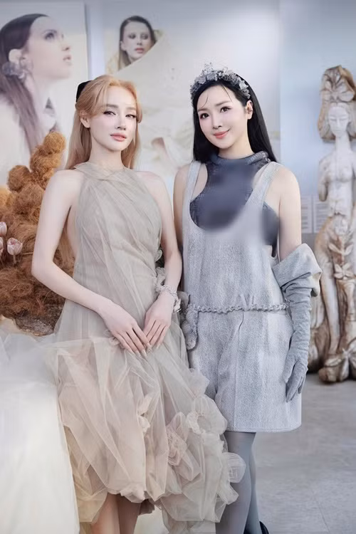 Sau nhiều năm nổi tiếng, Giáng My vẫn duy trì được ngoại hình tươi trẻ, có sức hút không kém các đàn em khi đọ sắc. Ảnh: FB Giáng My.