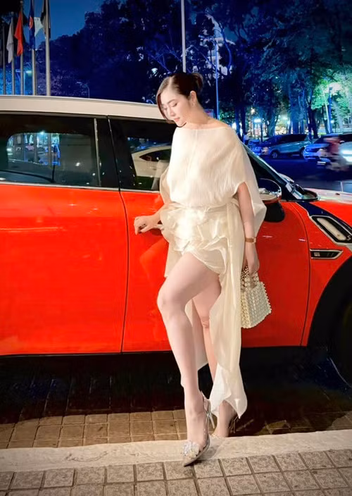 Theo Znews, năm 2009, Thanh Trúc được đạo diễn Võ Việt Hùng phát hiện và mời đóng phim Tình án. Trong những năm qua, cô tham gia phim Hướng nghiệp, Mộng phù du, Những đóa ngọc lan, Trà táo đỏ, Rồi 30 năm sau.