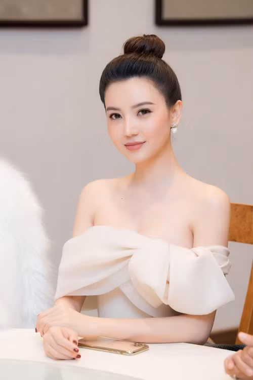 Không tham gia showbiz, người đẹp hiện tại tập trung kinh doanh. Ảnh: FB Ngọc Duyên.