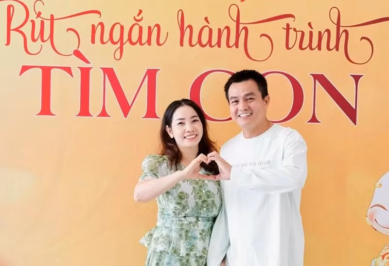 "Mong năm nay thành công tốt đẹp. Cả nhà nhả vía cho hai vợ chồng em nhiều nhiều nha. Biết ơn cả nhà", Trúc Trương chia sẻ với khán giả của Cao Minh Đạt.