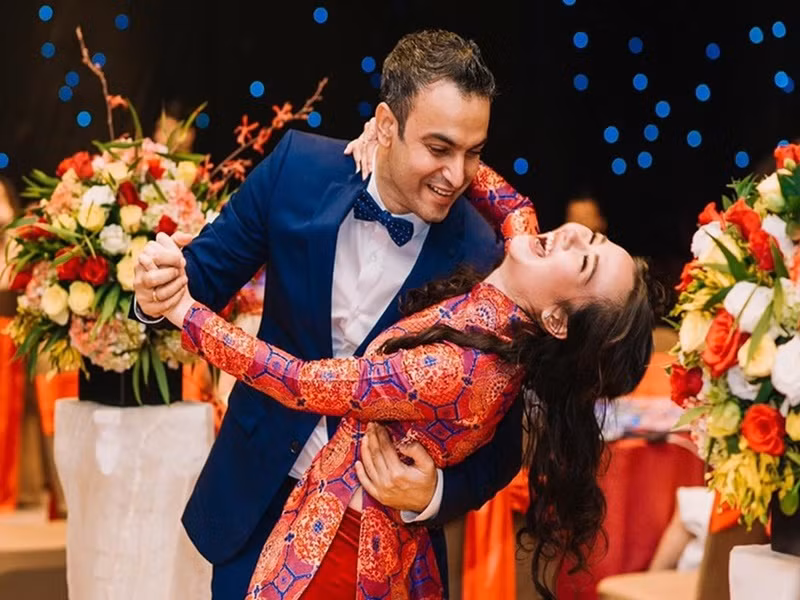 Võ Hạ Trâm kết hôn năm 2019. Chồng nữ ca sĩ tên Vikas Chaudhary, người Ấn Độ. Theo Vietnamnet, chồng Võ Hạ Trâm là chủ tịch một công ty chuyên về đá hoa cương nổi tiếng. Ảnh: FB Võ Hạ Trâm.