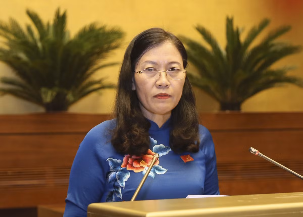  Chủ nhiệm Ủy ban Tư pháp Lê Thị Nga: Sinh 1964, quê Hà Tĩnh. Chức vụ: Ủy viên Trung ương Đảng: Khóa XII, XIII; Ủy viên Ủy ban Thường vụ Quốc hội: khóa XIV; Chủ nhiệm Ủy ban Tư pháp của Quốc hội: Khóa XIV; Đại biểu Quốc hội: Khóa X, XI, XII, XIII, XIV. Trình độ lý luận chính trị: Cao cấp. Trình độ chuyên môn: Thạc sĩ Luật. 