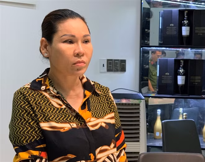  Bắt tạm giam nữ đại gia liên quan vụ án Thiện "Soi": Ngày 8/4, Công an Bà Rịa - Vũng Tàu đã bắt tạm giam các bị can Lâm Thị Thu Trà (SN 1974) và Đặng Thị Tuyết Lan (SN 1966, cùng ngụ TP Vũng Tàu) để điều tra về hành vi cho vay lãi nặng trong giao dịch dân sự. Được biết, hai bị can liên quan đến vụ án đại gia Thiện “Soi” có hành vi cho vay lãi nặng trong giao dịch dân sự và rửa tiền. 