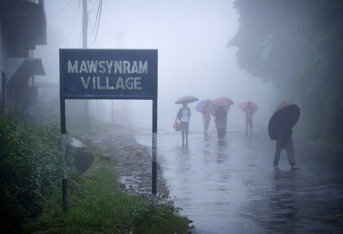 Mawsynram ở Ấn Độ là "nơi ẩm ướt nhất trên Trái Đất" với lượng mưa hàng năm là 11.873 mm.