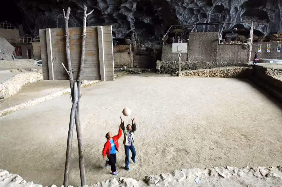 Kinh ngac cuoc song cu dan o ngoi lang dac biet trong hang dong-Hinh-7