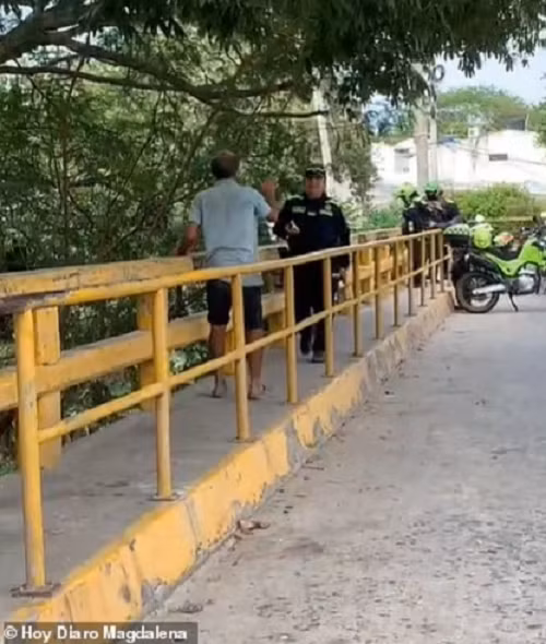 Rung minh phat hien thi the nha khoa hoc trong vali-Hinh-2