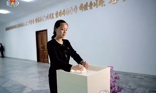 My dua em gai ong Kim Jong-un vao danh sach trung phat