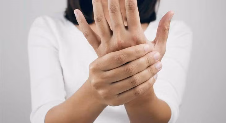 Bệnh thần kinh ngoại biên do tiểu đường cũng được biết là một trong những yếu tố nguy cơ chính hình thành bệnh loét chân ở bệnh nhân tiểu đường. Những bệnh nhân có nguy cơ cao bị loét chân cuối cùng có thể dẫn đến nhiễm trùng và hoại tử, thậm chí bị cắt cụt tay chân.
