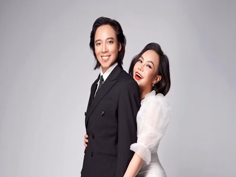 Chia sẻ trên Dân Trí, Việt Hương cho biết, vợ chồng cô làm lễ cưới ở bên Mỹ nhưng đãi tiệc ở Việt Nam chỉ có gia đình hai họ, chưa có dịp tổ chức tiệc long trọng, diện đồ cưới. Ảnh: VTV