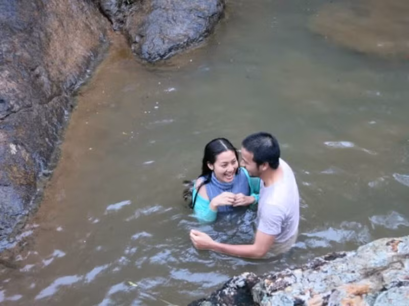 Một cảnh quay lãng mạn trong phim của Ngọc Lan và tình cũ. Ảnh: Phụ nữ Việt Nam