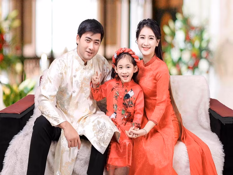 Bà xã của Bảo Anh sinh con gái Lọ Lem vào cuối năm 2013 và con gái Dâu Tây vào năm 2019.