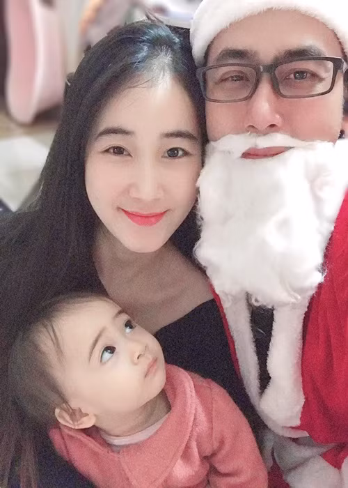 Vợ Bảo Anh vẫn trẻ trung, xinh đẹp dù 2 lần sinh nở.