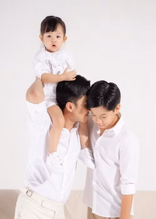 Có con chung, Cường Đô la và Đàm Thu Trang vẫn yêu thương, quan tâm bé Subeo.