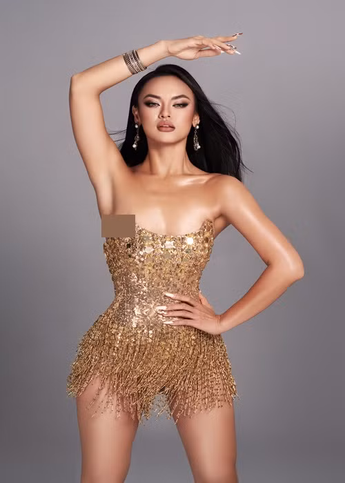  Mai Ngô sinh năm 1995, được biết đến với vai trò là người mẫu, diễn viên, vũ công và gần đây là rapper. Mới đây, cô tham gia đường đua nhan sắc Miss Grand Vietnam 2022 - Hoa hậu Hòa bình Việt Nam 2022.