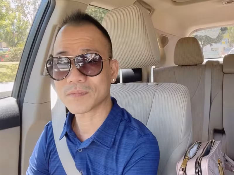 Nam ca sĩ theo đuổi dòng nhạc trữ tình quê hương, giọng hát được đánh giá ngọt ngào. Ảnh: Vietnamnet