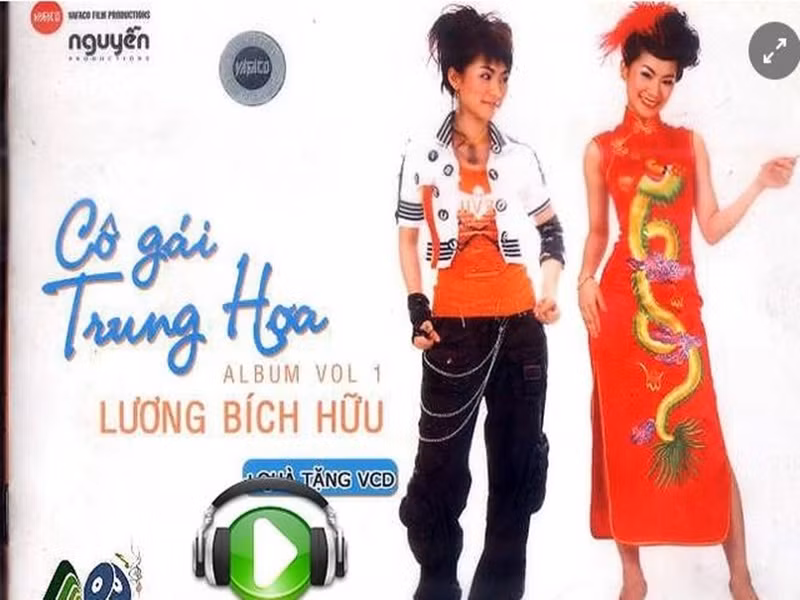 Sau khi rời các nhóm nhạc, Lương Bích Hữu phát hành album vol.1 Cô gái Trung Hoa vào năm 2006. Theo Zing, chưa đầy 2 tuần sau khi phát hành, các ca khúc trong Cô gái Trung Hoa đã phủ sóng trên tất cả các trang nghe nhạc trực tuyến. 4 trong tổng số 6 ca khúc trong album gồm “Cô gái Trung Hoa”, “Dằm trong tim”, “Giận nhau để yêu anh nhiều hơn”, “Gọi tên tôi bạn thân hỡi” được nhiều khán giả yêu thích. Ảnh: Zing
