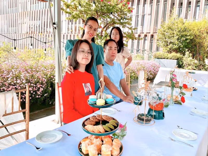 Trong mắt nhạc sĩ Minh Vy, Cẩm Ly là một người vợ nội trợ đảm đang nhiều hơn là một ca sĩ. Ảnh: FBNV