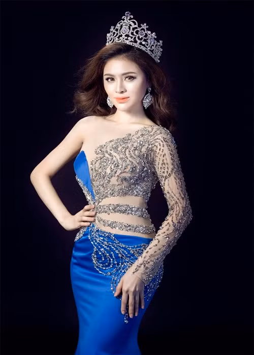 Vì loạt ồn ào đời tư, Thư Dung cũng bị tước danh hiệu á hậu 3 Miss Eco International 2018 và Á quân 1 cuộc thi Người mẫu thời trang Việt Nam 2018. Ảnh: Dân Việt
