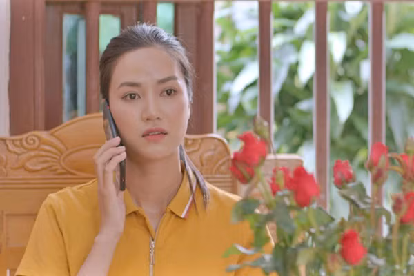 Doi tu ben ban trai cung nghe cua Anh Dao - Phuong Linh phim “Dau tri“