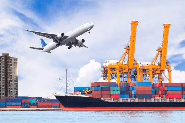  Việt Nam chính thức có Danh mục hàng hóa xuất khẩu, nhập khẩu: Bộ Tài chính đã ban hành Thông tư 31/2022/TT-BTC về Danh mục hàng hóa xuất nhập khẩu Việt Nam (gọi tắt là Danh mục 2022), có hiệu lực từ 1/12/2022. Những thay đổi tại Danh mục 2022 tập trung vào việc cập nhật những thay đổi về công nghệ, kỹ thuật, thương mại của một số nhóm hàng để phù hợp với tình hình thực tế, bao gồm các ngành hàng thủy sản, thực phẩm chế biến, thuốc lá, hóa chất, dược phẩm, máy móc thiết bị, phương tiện vận tải, tác phẩm nghệ thuật...(Ảnh minh họa)
