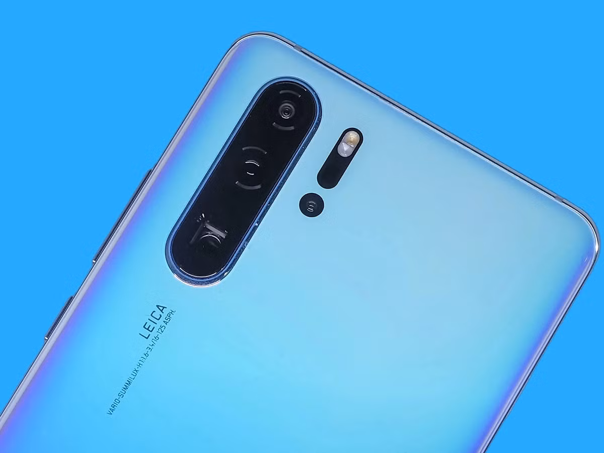 Từ năm 2019, Huawei và Oppo đã mở đầu cho cuộc đua máy ảnh siêu zoom với P30 Pro và Reno Zoom 10x. Sau đó, Samsung gia nhập với ống kính zoom 10x cho model dòng S. Nếu Apple tích hợp công nghệ này lên iPhone 15 Pro Max, camera tiềm vọng hứa hẹn trở thành xu hướng chung. 