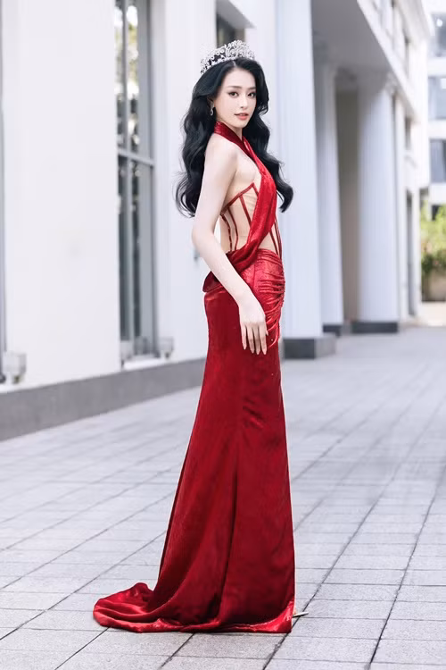 Khánh Linh giúp nhan sắc Việt thăng hạng ở Miss Intercontinental sau thành tích của Lê Nguyễn Bảo Ngọc - Miss Intercontinental 2022 và Ngọc Hằng - Á hậu 2 Miss Intercontinental 2023. Ảnh: FB Bùi Khánh Linh.