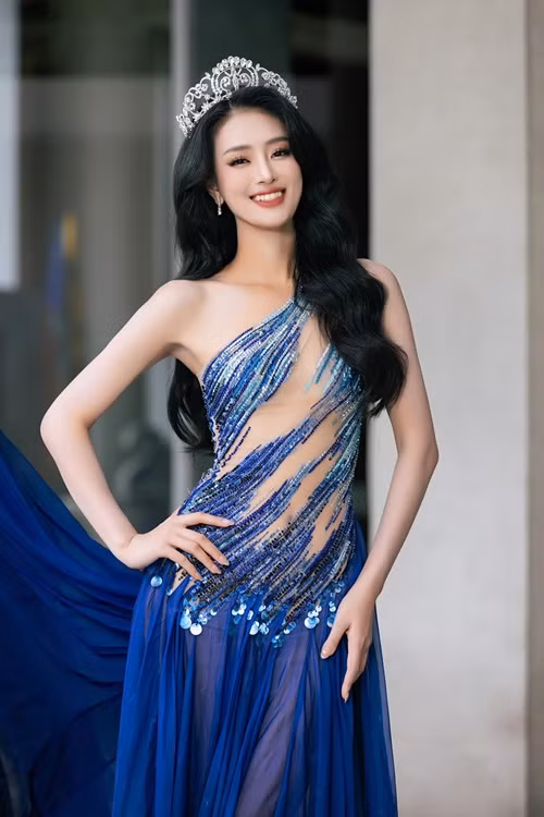 Khánh Linh còn giành giải phụ Hoa hậu Liên lục địa châu Á - châu Đại Dương. Ảnh: FB Bùi Khánh Linh.